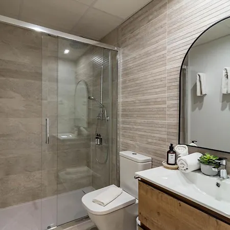 Le2c-modern Near The Town Centre Apartment