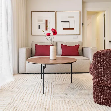 Le2c-modern Near The Town Centre Apartment *